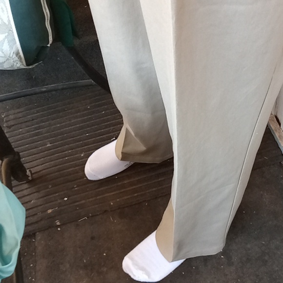 Men's Docker's casual tan slacks pants NWOT size 38. - Picture 2 of 7